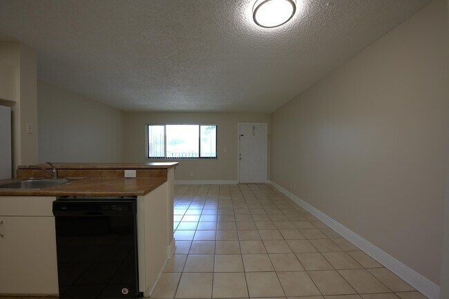 Foto del edificio - 1523 Meadows Cir