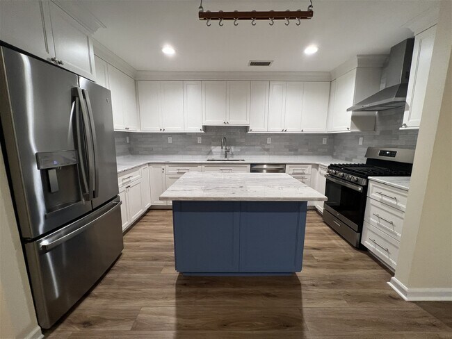 Foto del edificio - 10 Foxwood Square, Old Tappan, NJ 07675 - ...