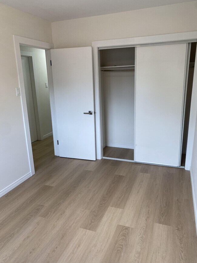 Building Photo - 151 Siebert Ave