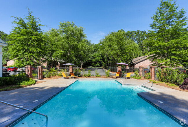 Piscina - The Meadows Apartments