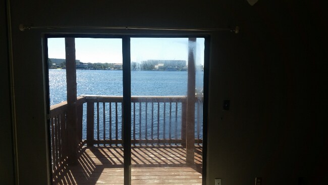 Foto del edificio - 308 Miracle Strip Pkwy SW