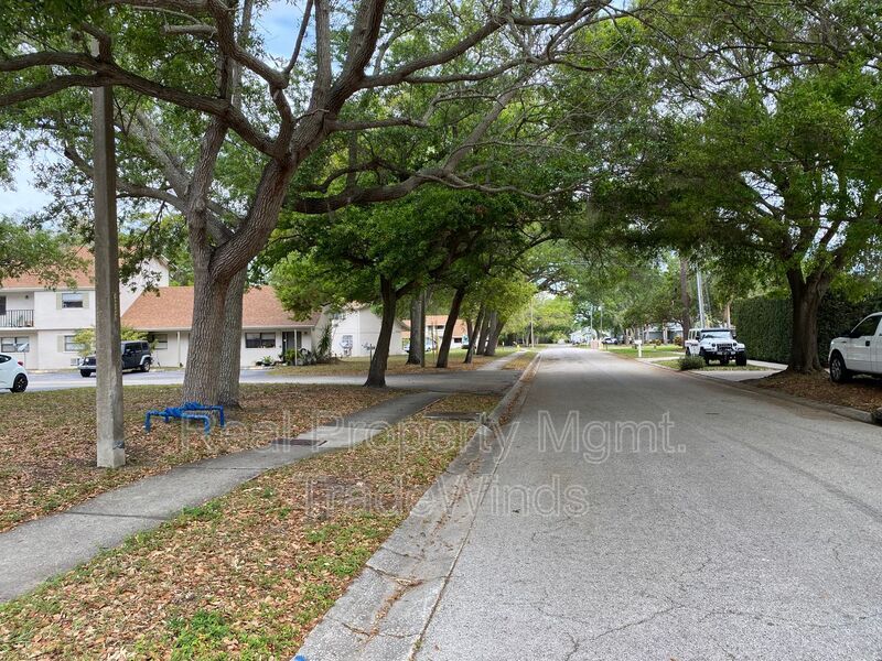 Primary Photo - 2166 Bradford St