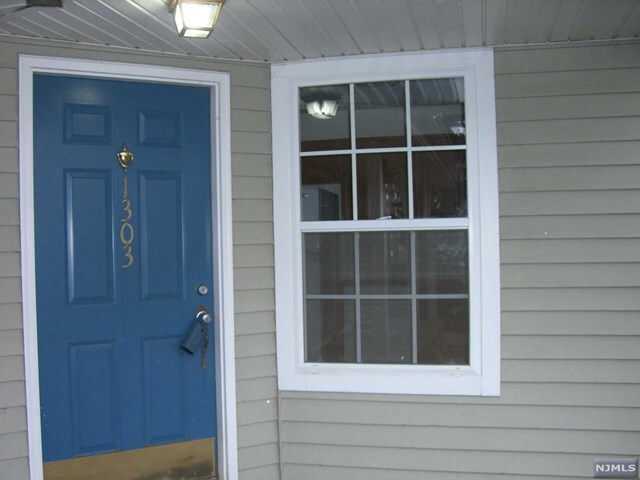 Building Photo - 1303 Paddington Rd