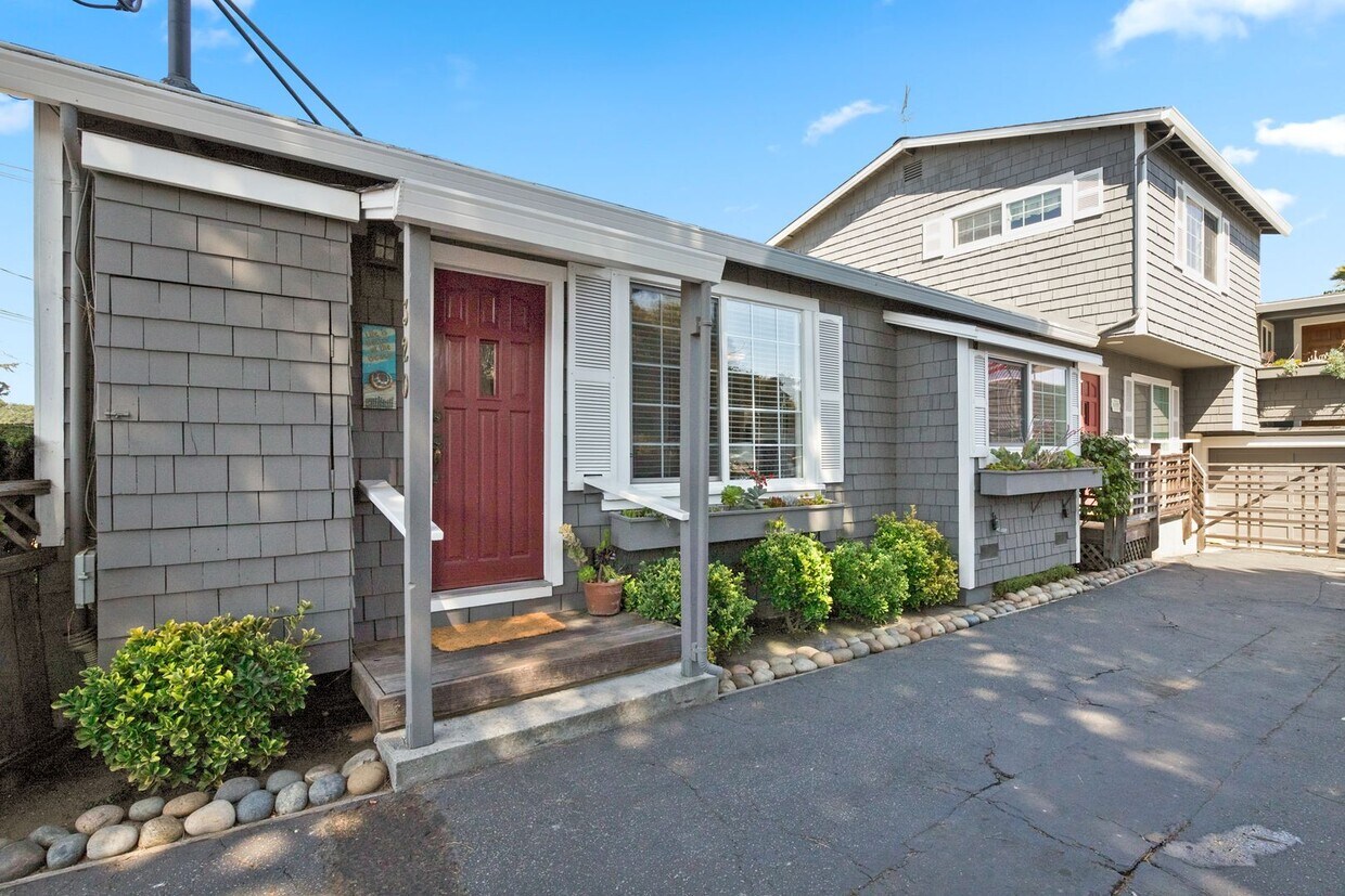 Primary Photo - 310/320 9th Avenue