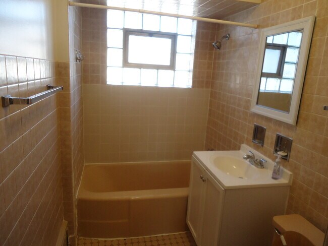 Foto del edificio - 5340 N Rockwell St