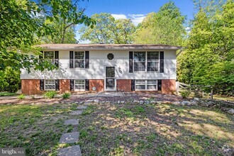 Building Photo - 328 Edgemere Dr
