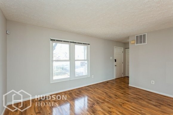 Foto del edificio - 2306 Lawnwood Cir