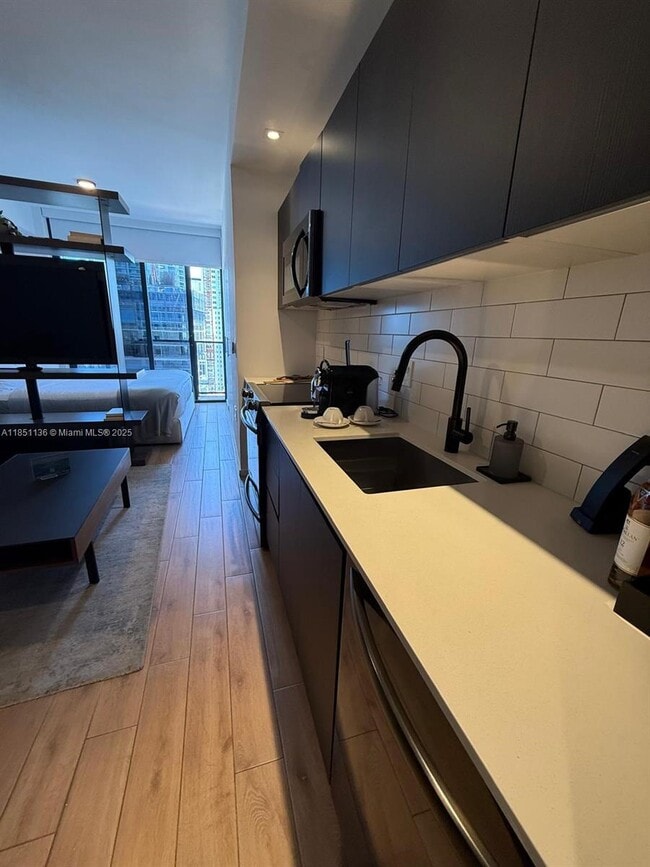 Foto del edificio - 398 NE 5th St