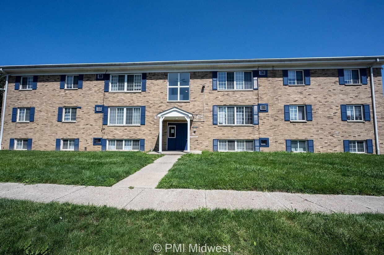 Primary Photo - 6220 E 11th St
