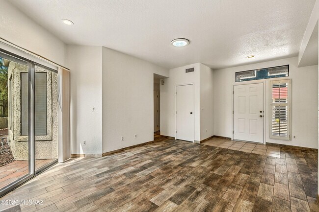 Building Photo - 7130 E Crystal Mist Dr