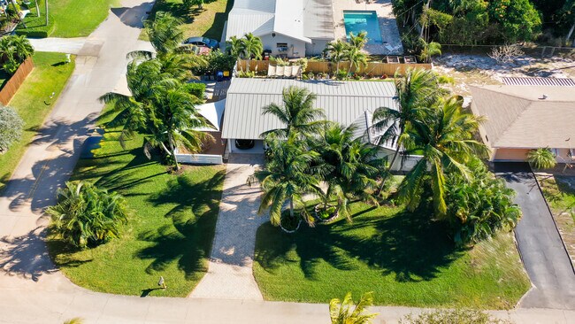 Building Photo - 1605 Treemont Ave