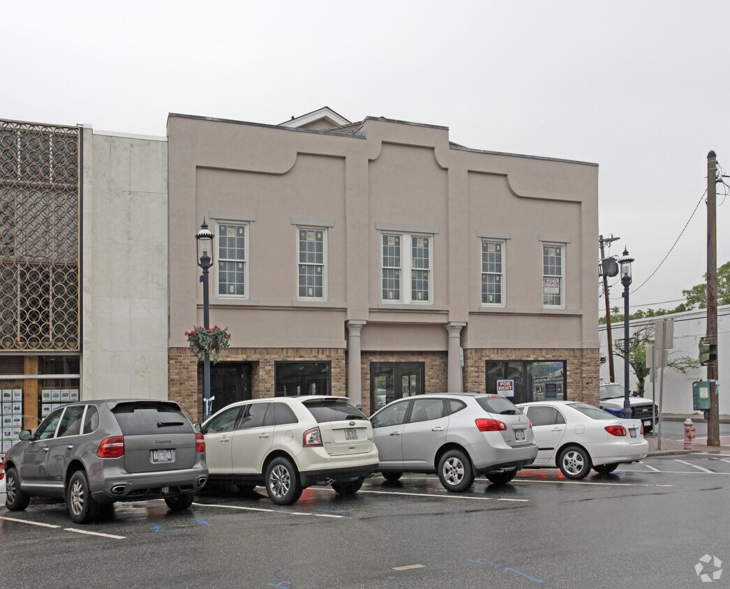 Building Photo - Pearl River Business Center