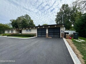 Building Photo - 608 Deal Rd