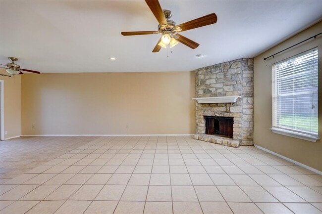 Building Photo - 709 Castle Ridge Rd