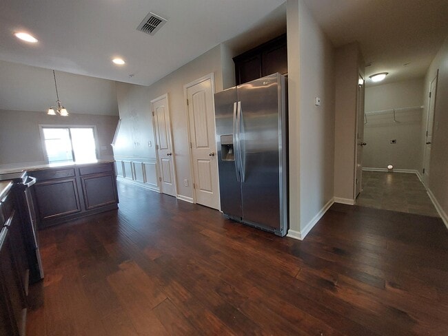 Building Photo - 3013 Joseph Dr