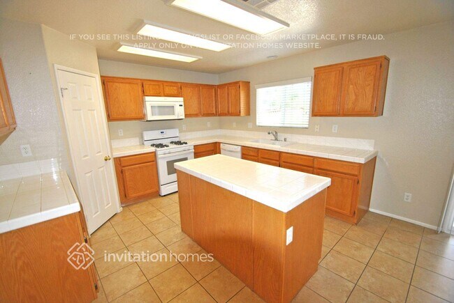 Building Photo - 38354 Falcon Ct