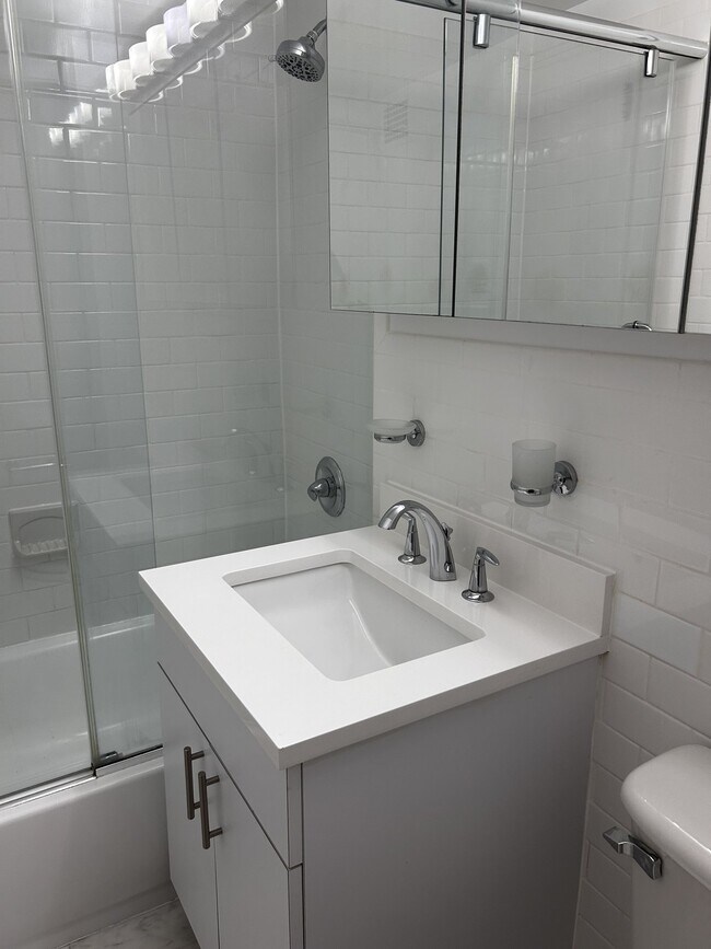 Foto del edificio - 145 E 16th St