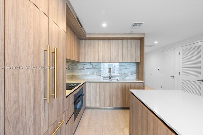 Foto del edificio - 77 SE 5th St