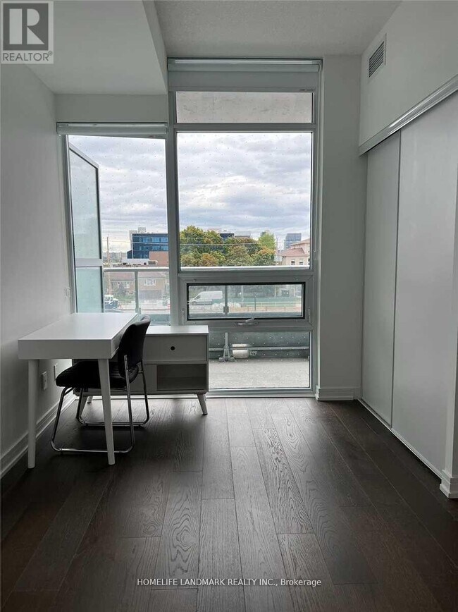 Photo du bâtiment - 621 Sheppard Ave E