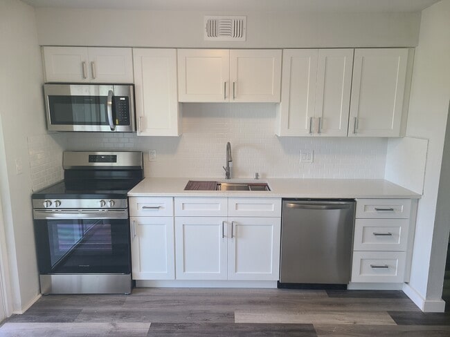 Photo - 7196 68th Ct N (Pinellas Park, FL) Apartment
