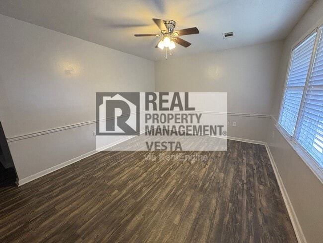 Building Photo - 406 Russell Pkwy