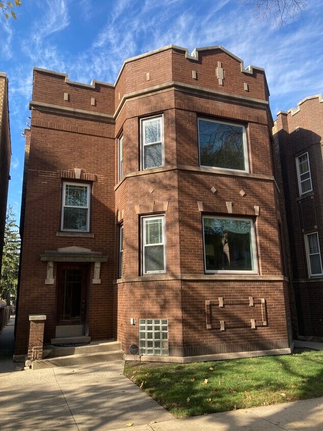 Primary Photo - 5708 N Campbell Ave