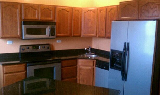 Foto del edificio - 422 E 81st St