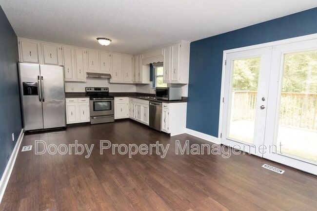 Building Photo - 805 Gloria Ln