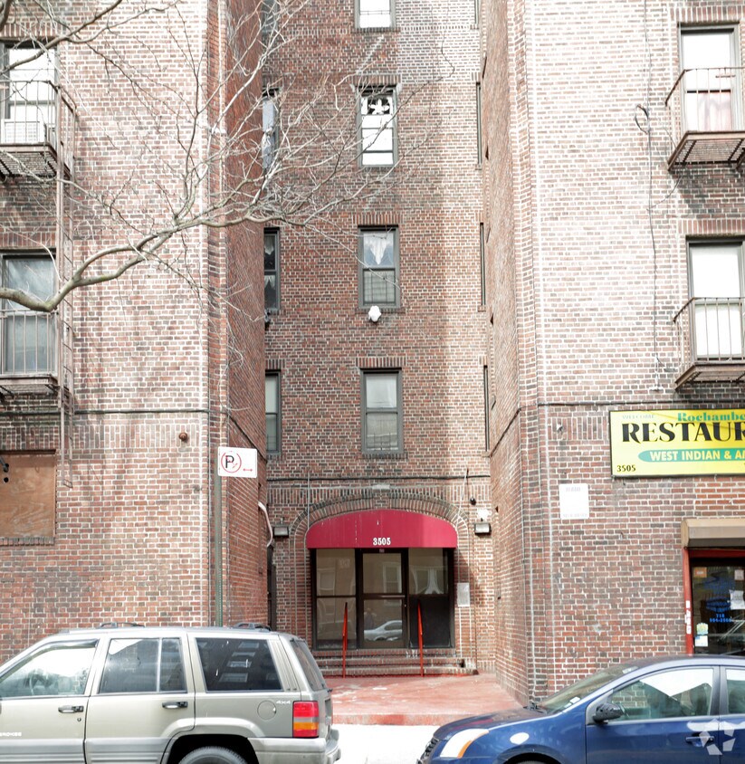 Building Photo - 3505 Rochambeau Ave