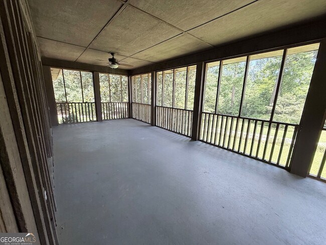 Foto del edificio - 1514 Humphries Rd NW