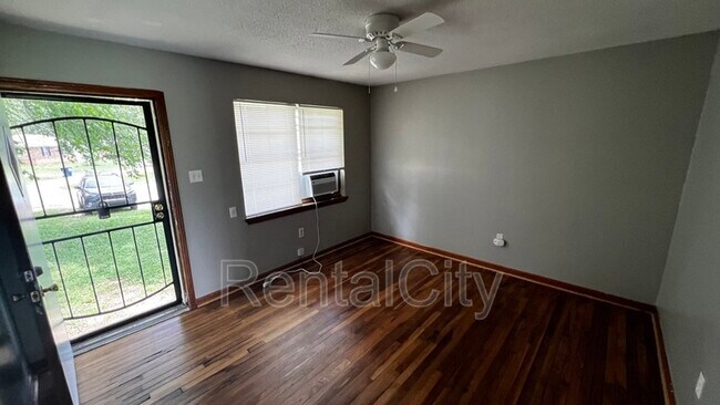 Building Photo - 5 Navy Cir