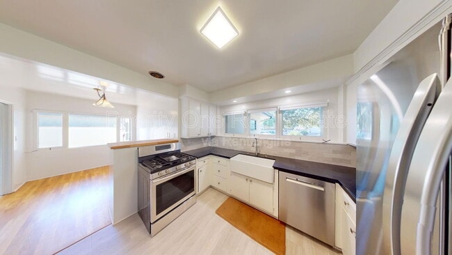 Foto del edificio - 4335 Ridgeway Dr