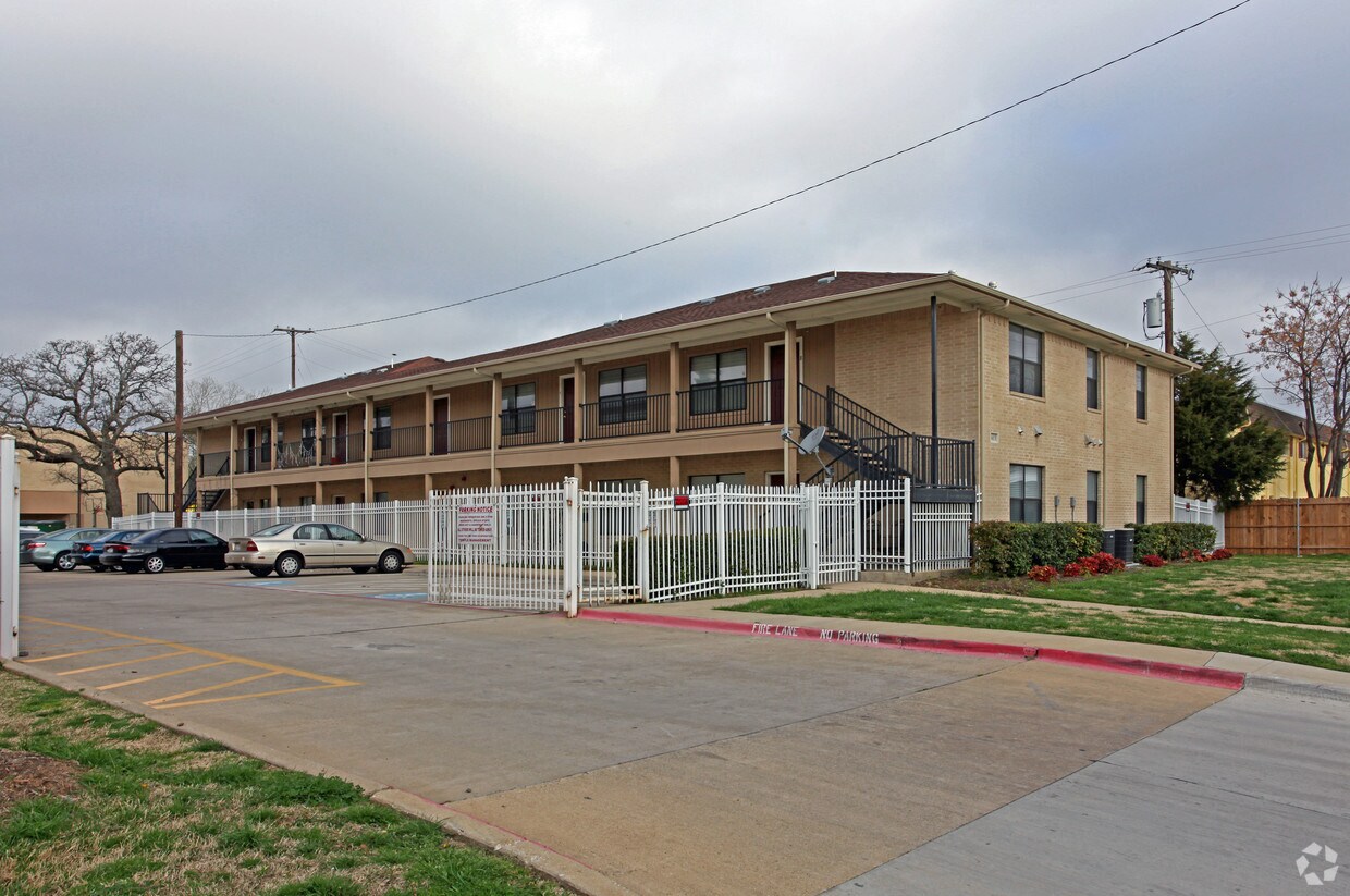 1613 N Britain Rd, Irving, TX 75061 Apartments in Irving, TX