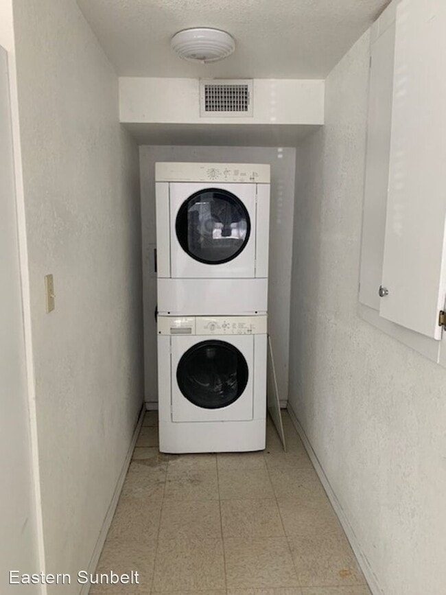 Foto del edificio - 3 br, 1 bath House - 1101 West University