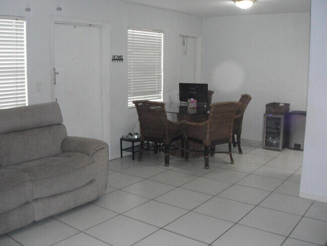 Foto del edificio - 4169 SW 67th Ave