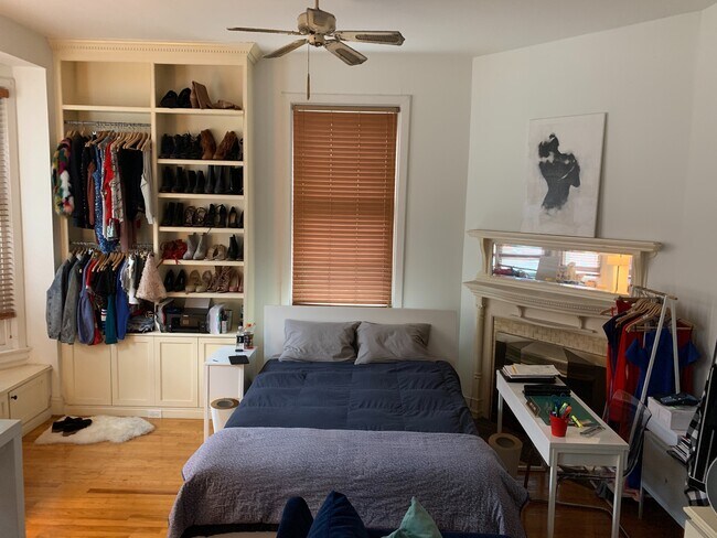 Bed /Living - 334 S 21st St