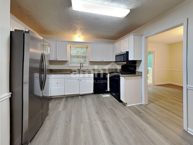 Building Photo - 5015 Sunbrook Dr NW