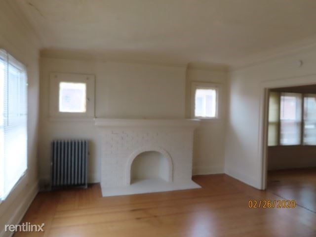 Building Photo - 3 br, 1 bath  - 3000 Cortland St Upper Unit