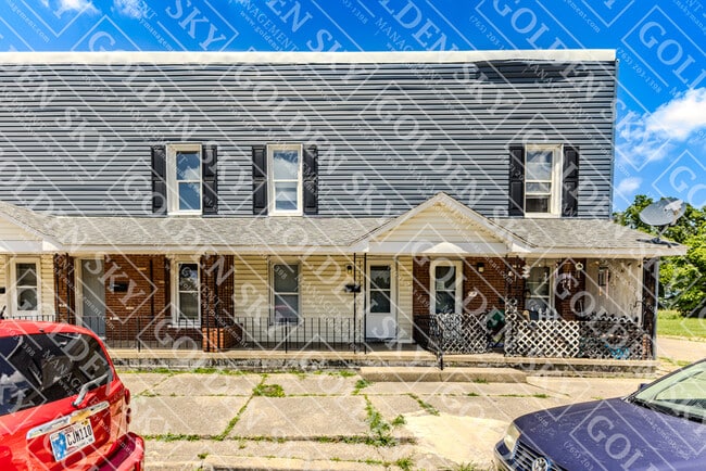 Building Photo - 302 W 6th St