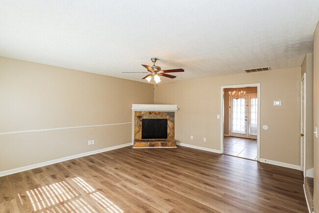 Foto del edificio - 641 Carlton Rd