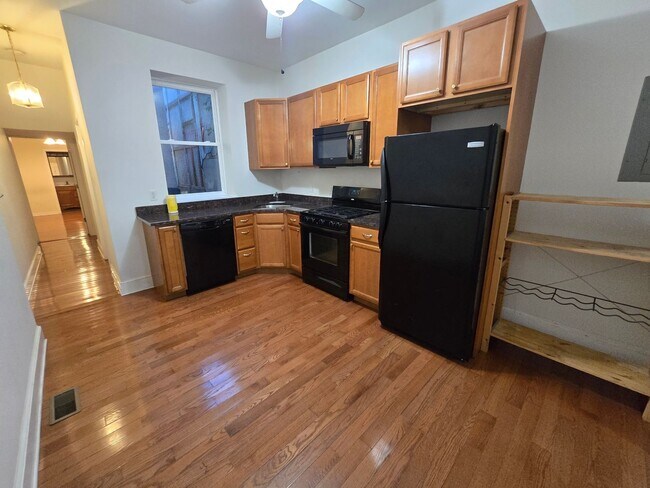 Foto del edificio - 1013 Pine St