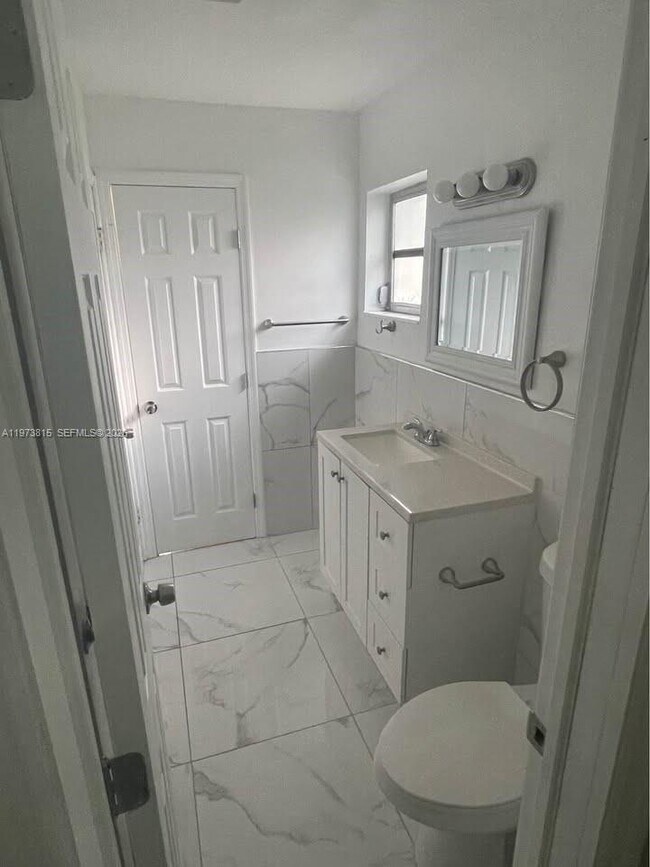 Foto del edificio - 4991 SW 27th Ave