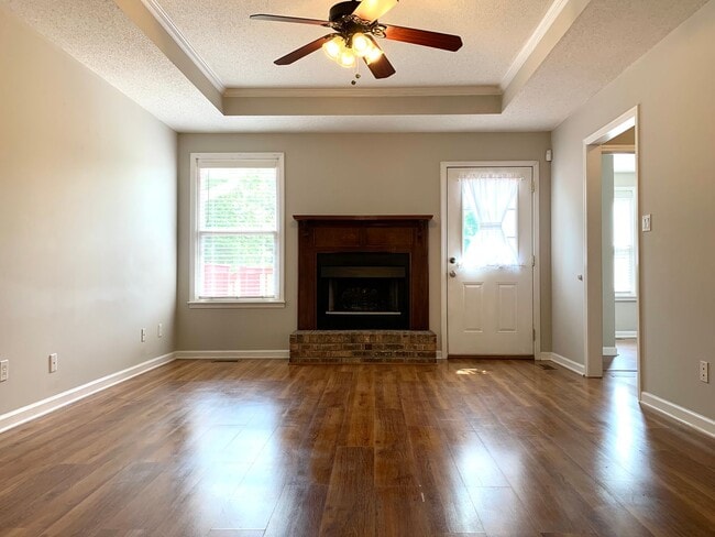 Building Photo - 212 Bradley Ct