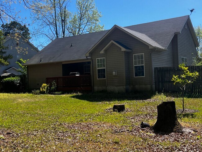 Foto del edificio - 106 Dunwoody Dr