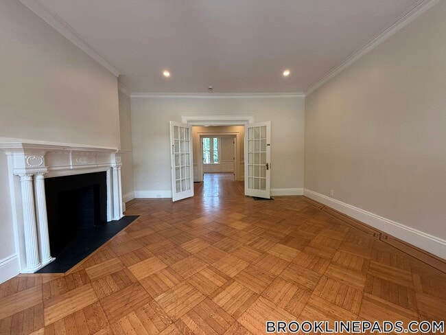 Building Photo - 1726 Beacon St