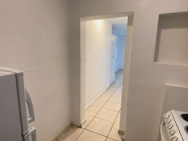 Foto del edificio - 919 NW 23rd Ct