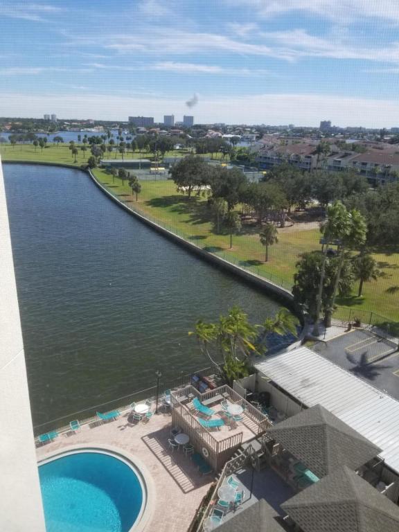 Foto del edificio - 10355 Paradise Blvd #706