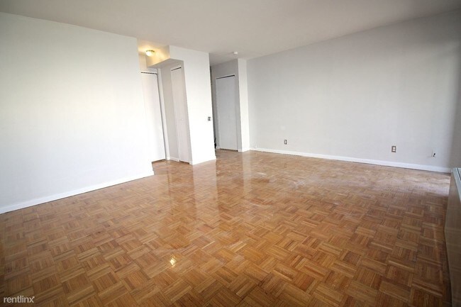 Building Photo - 337 W 44th St