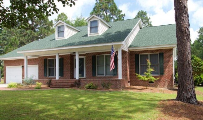 Front - 121 Rothbury Dr