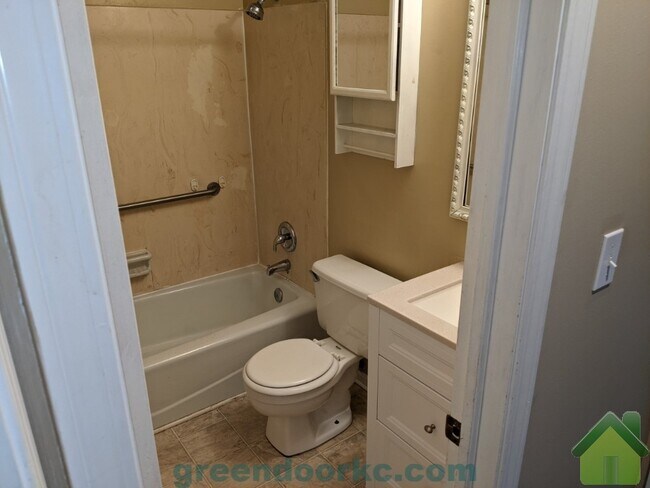 Foto del edificio - 1600 E Cedar Pl